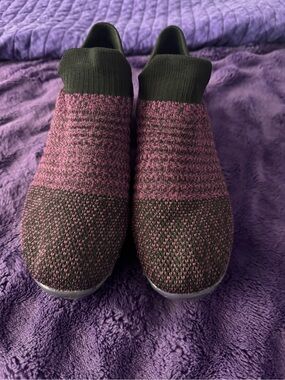 Knitted shoes, purple/blk, 40/9.5, nwot